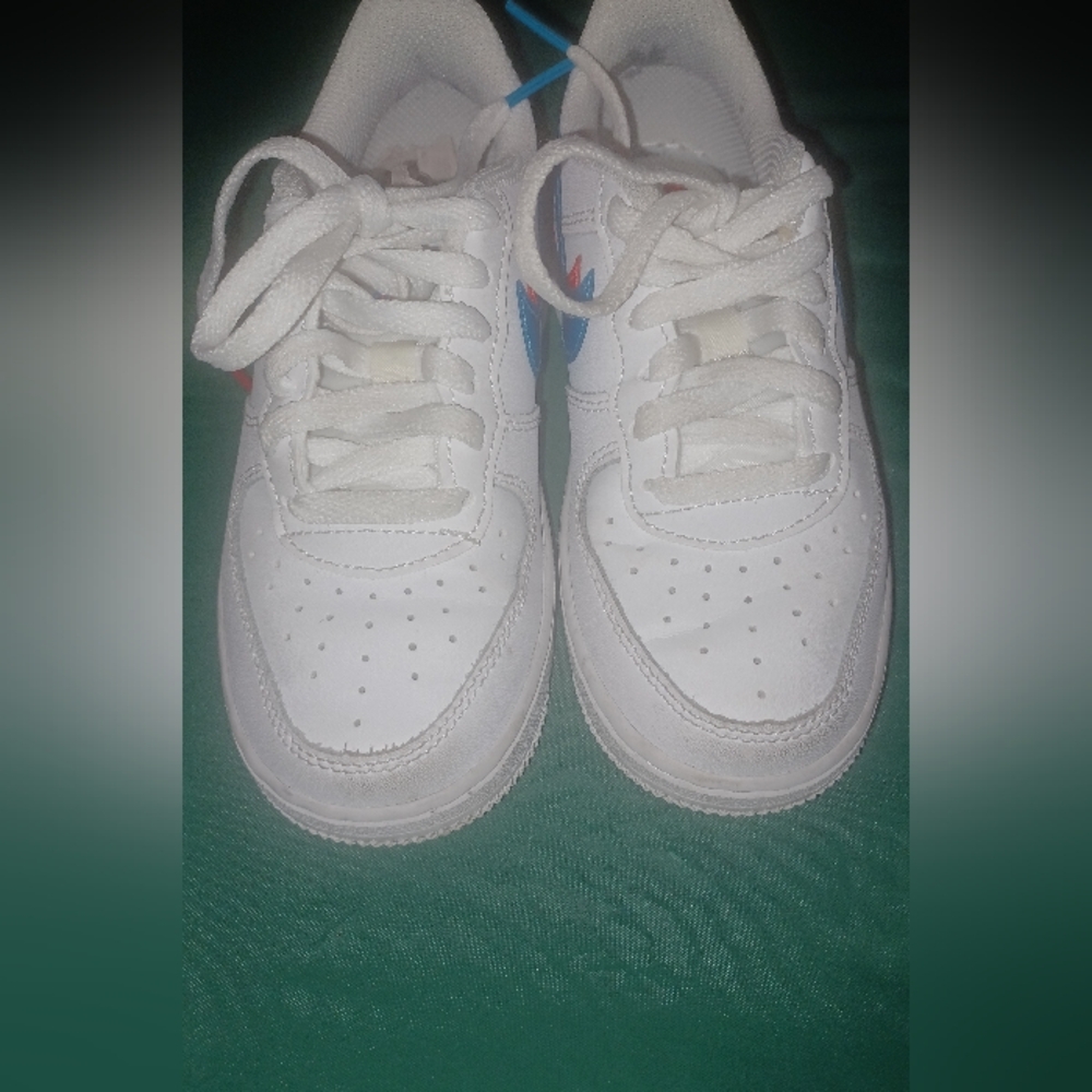 Kids sneakers